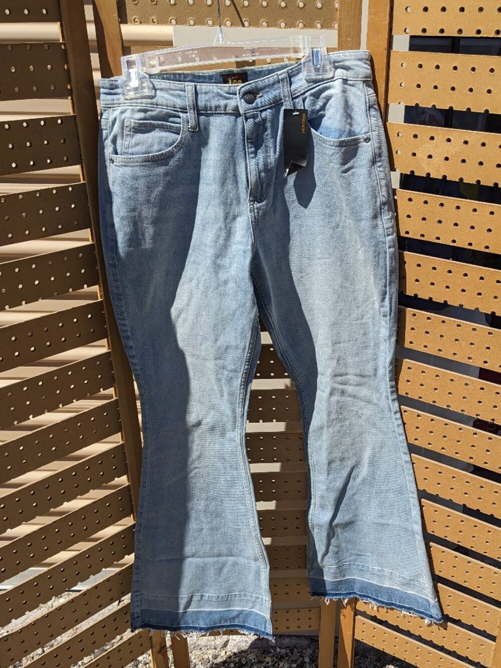Lee NWT Heritage Flare Jeans Sz 8 - Picture 2 of 7